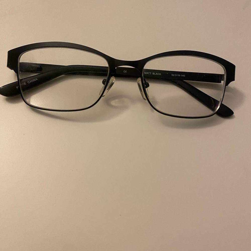 Eyeglasses frame